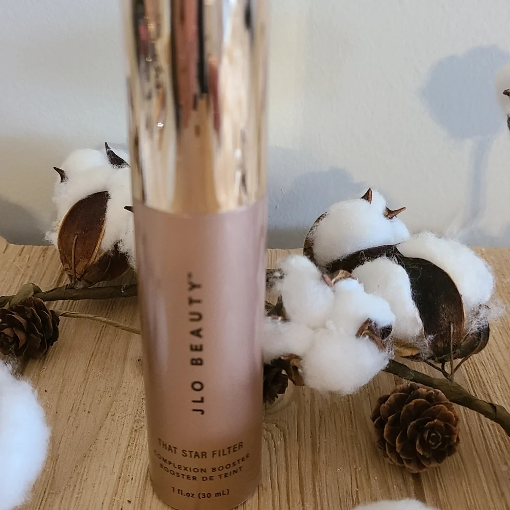 ⭐️⭐️HOST PICK⭐️⭐️JLO BEAUTY 1 fl.oz Complexion Booster in PINK CHAMPAGNE